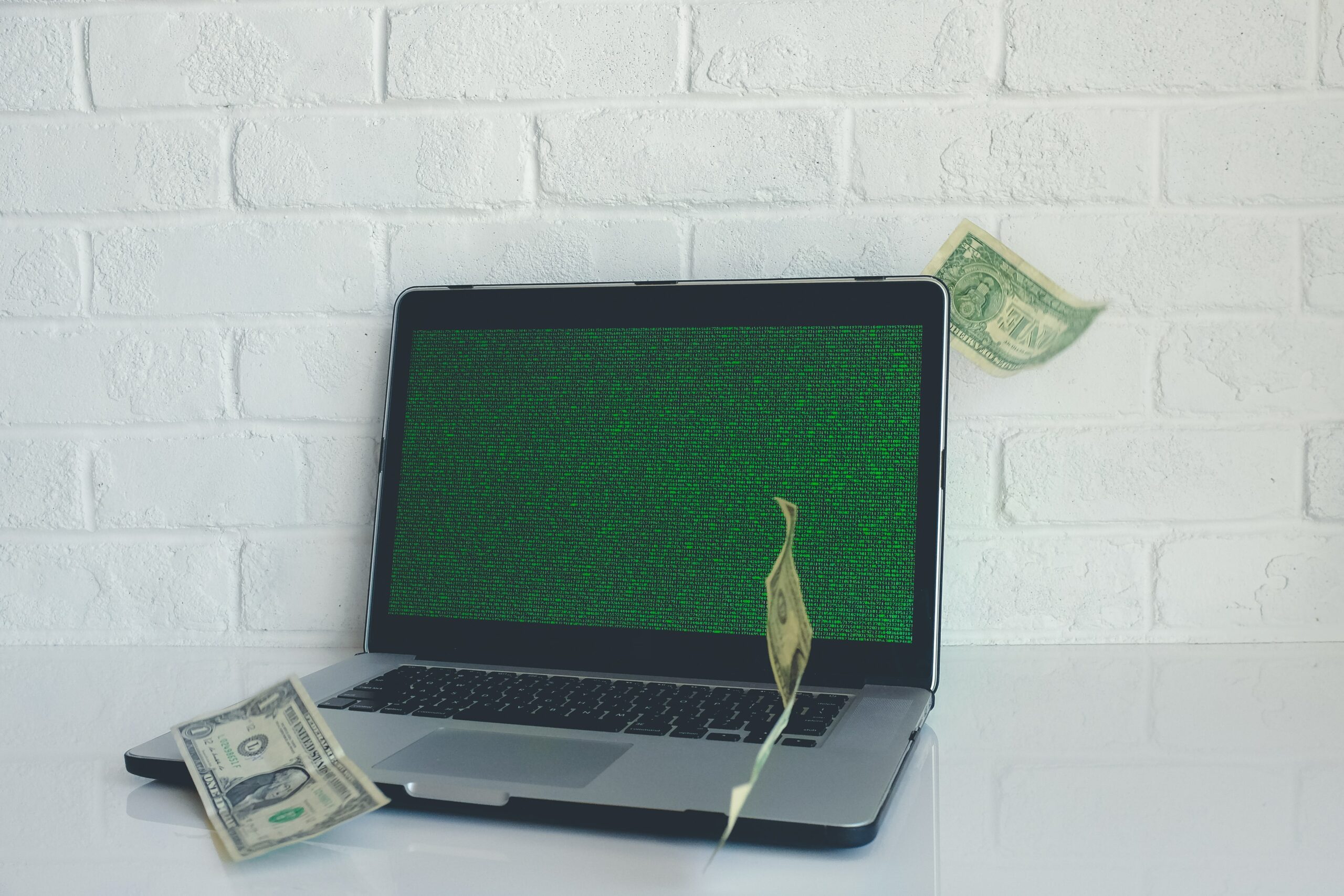 8 Ways Freelancers and Creators Can Make Money Online